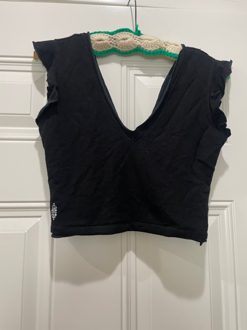 We The Free Black V-Neck Stretch FREE PEOPLE MOVEMENT JESSE CROP TOP